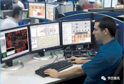 游戲玩家又愛又恨的職業(yè) 游戲開發(fā)工程師與互聯(lián)網(wǎng)游戲設(shè)計